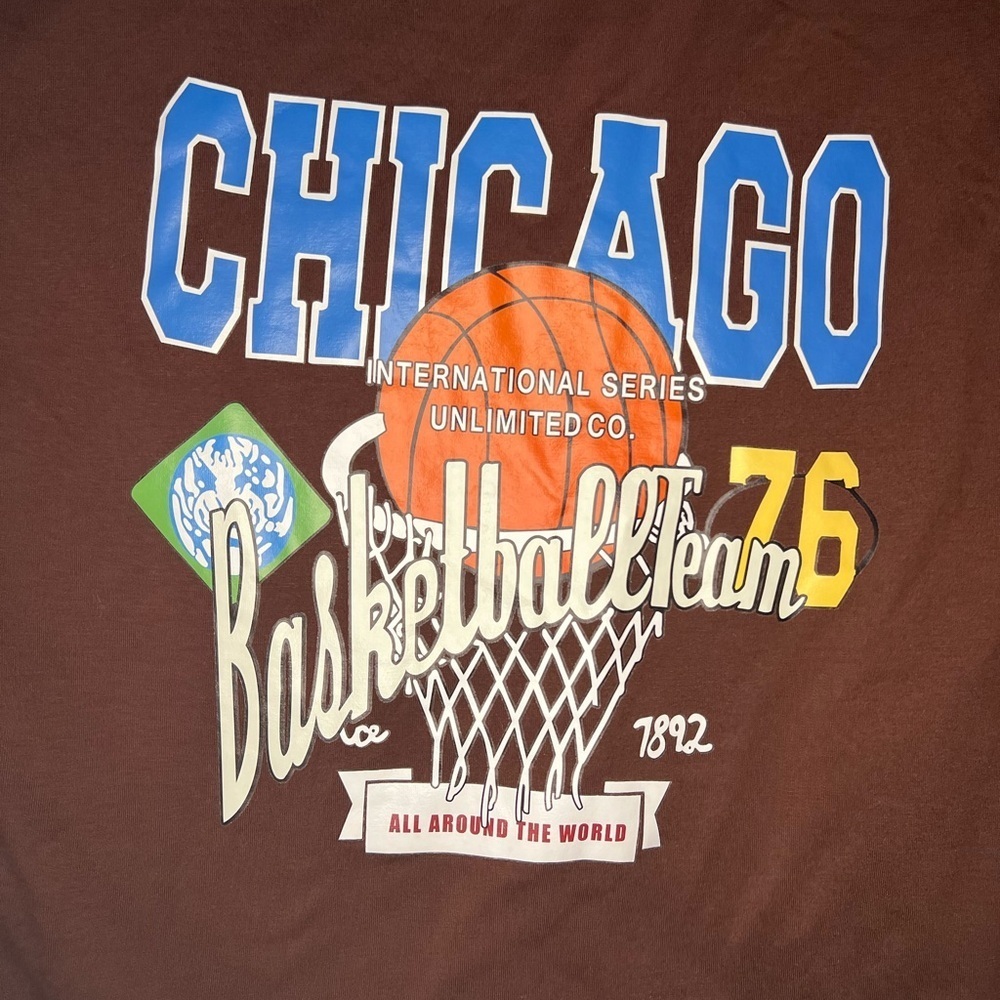 Chicago Graphic Tee - Picture 2 of 3